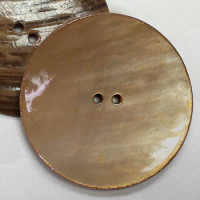 1402  Large Beige Rivershell Button