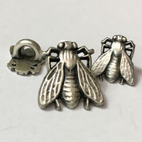 M-4214-D Antique Silver Metal Bee Button, Priced per Dozen