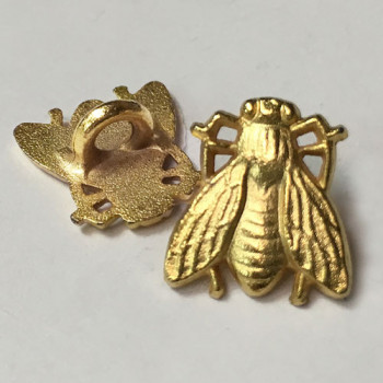 M-4215-D Matte Gold Metal Bee Button - Priced per Dozen M-4215-D Matte Gold Metal Bee Button - Priced per Dozen