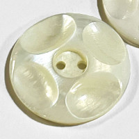 MP-0020 Vintage, White Mother-of-Pearl Petal Button, 19mm